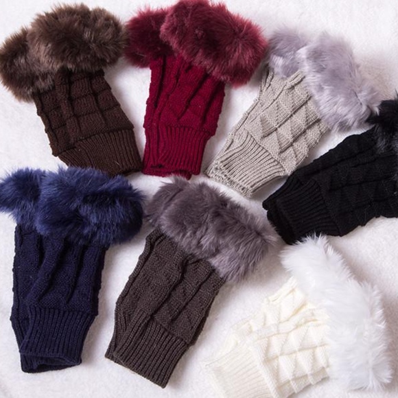 Gray faux fur fingerless gloves! - Picture 2 of 2